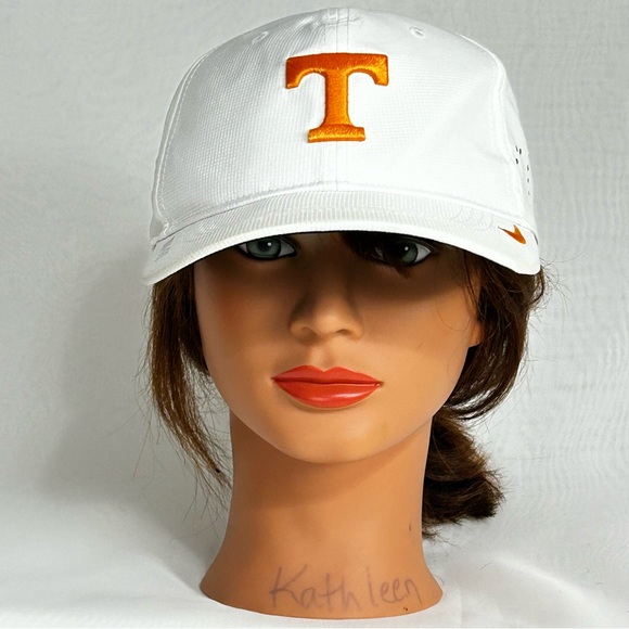 University of Tennessee Volunteers Nike Classic Dri-Fit Cap Women/Youth - Picture 1 of 12